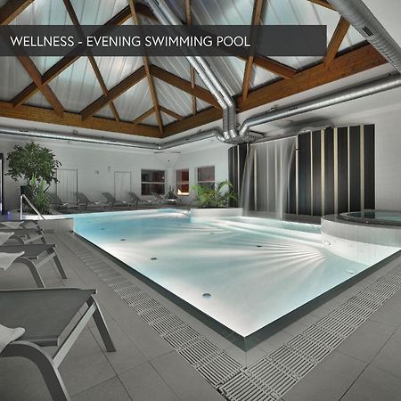 Premium Wellness & Wine Hotel 兹诺伊莫 外观 照片