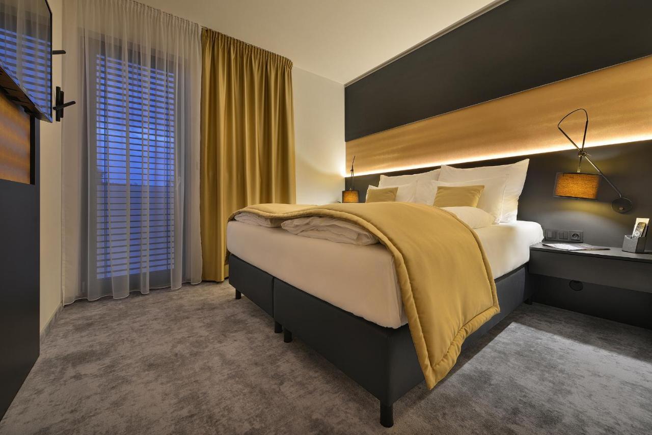 Premium Wellness & Wine Hotel 兹诺伊莫 外观 照片