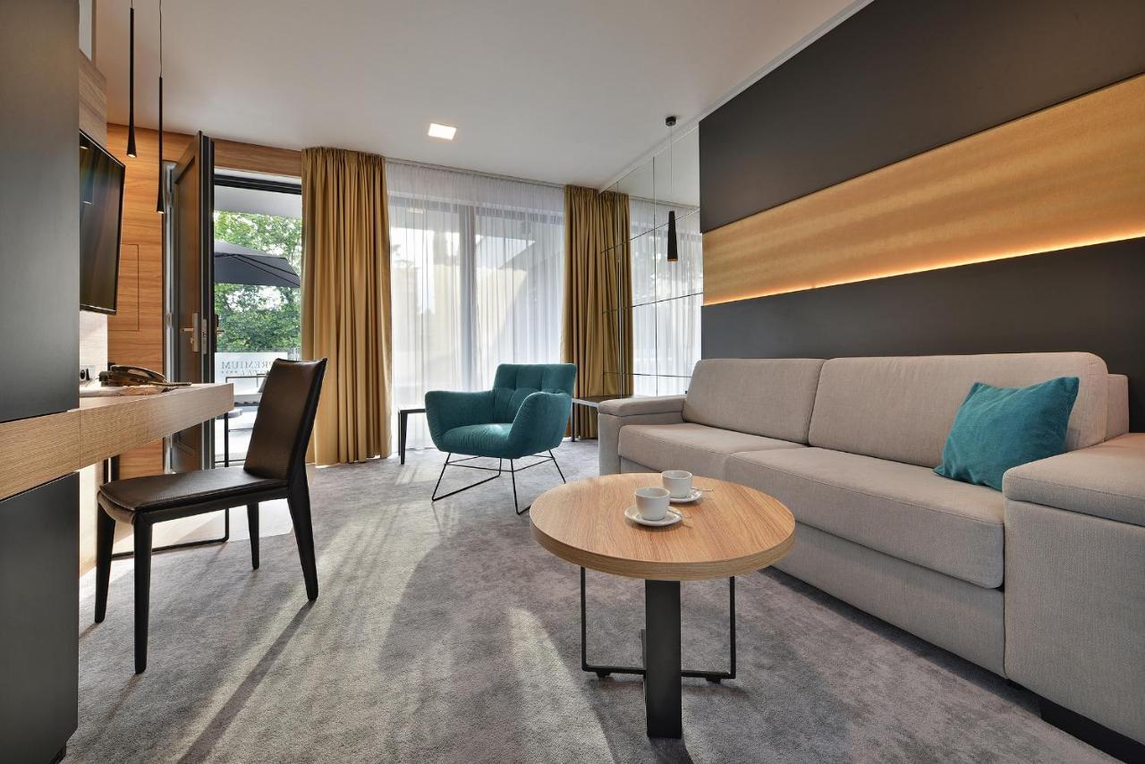 Premium Wellness & Wine Hotel 兹诺伊莫 外观 照片