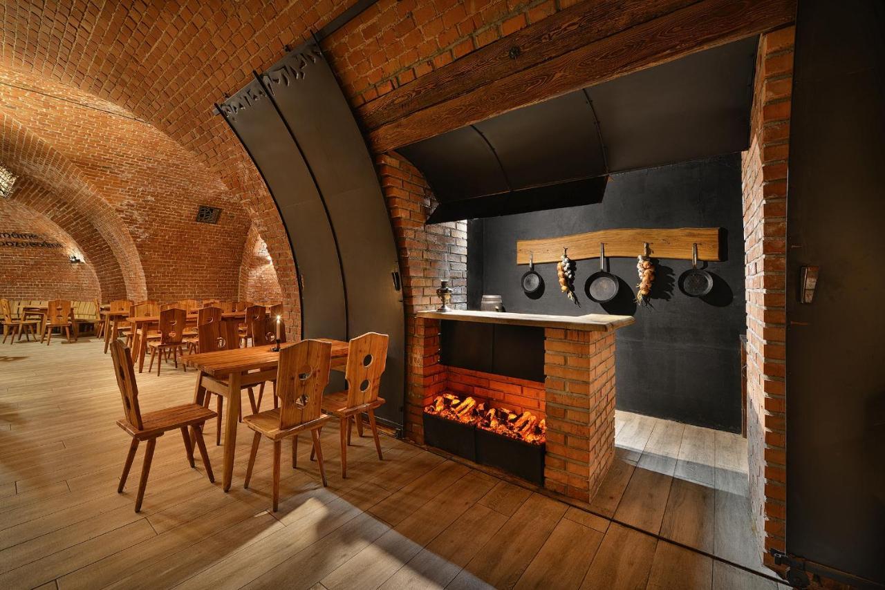 Premium Wellness & Wine Hotel 兹诺伊莫 外观 照片