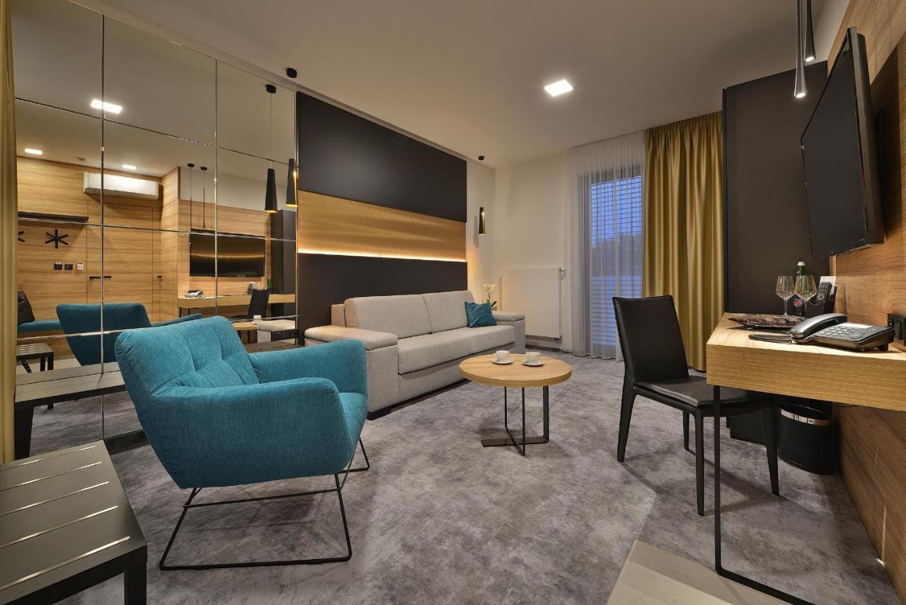 Premium Wellness & Wine Hotel 兹诺伊莫 外观 照片