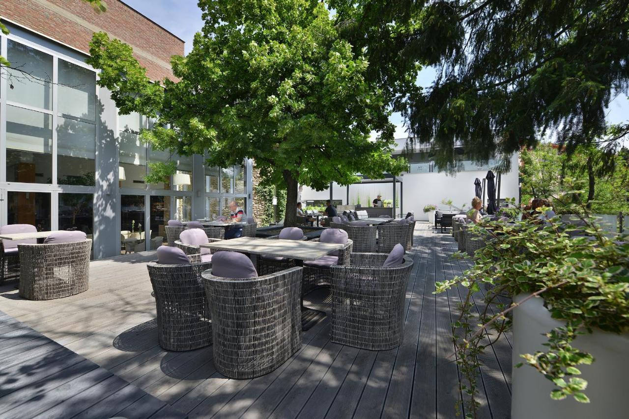 Premium Wellness & Wine Hotel 兹诺伊莫 外观 照片