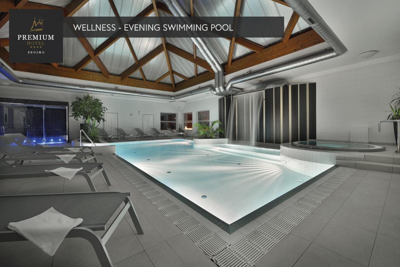 Premium Wellness & Wine Hotel 兹诺伊莫 外观 照片
