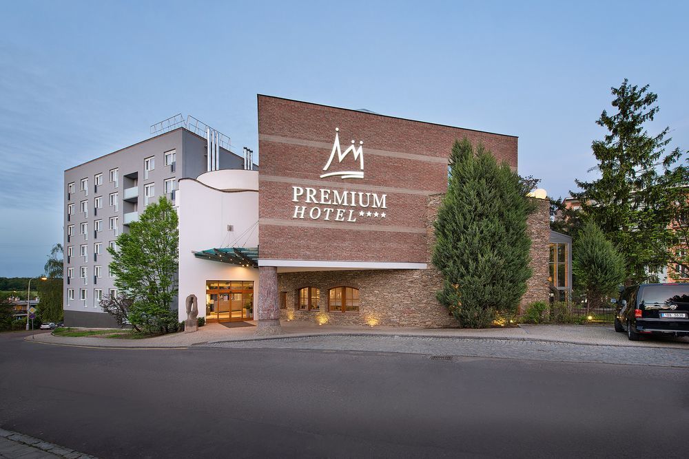 Premium Wellness & Wine Hotel 兹诺伊莫 外观 照片