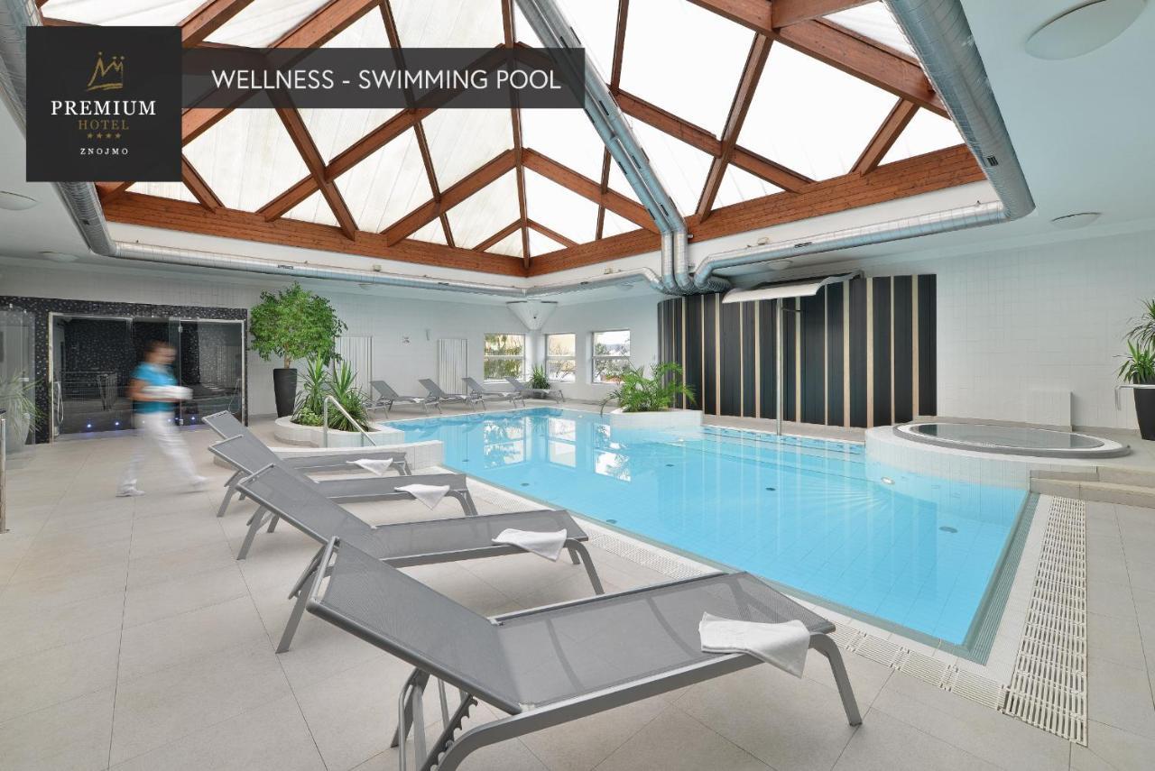Premium Wellness & Wine Hotel 兹诺伊莫 外观 照片