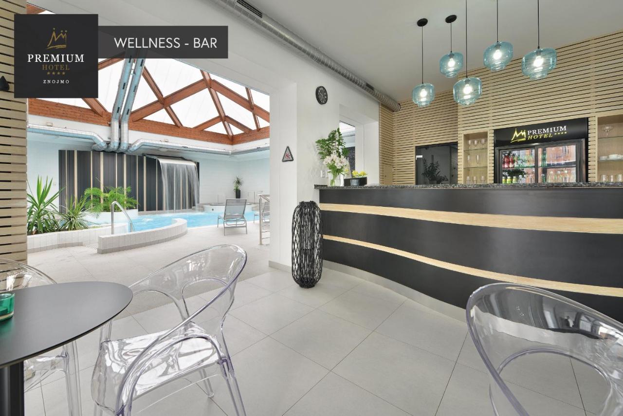 Premium Wellness & Wine Hotel 兹诺伊莫 外观 照片