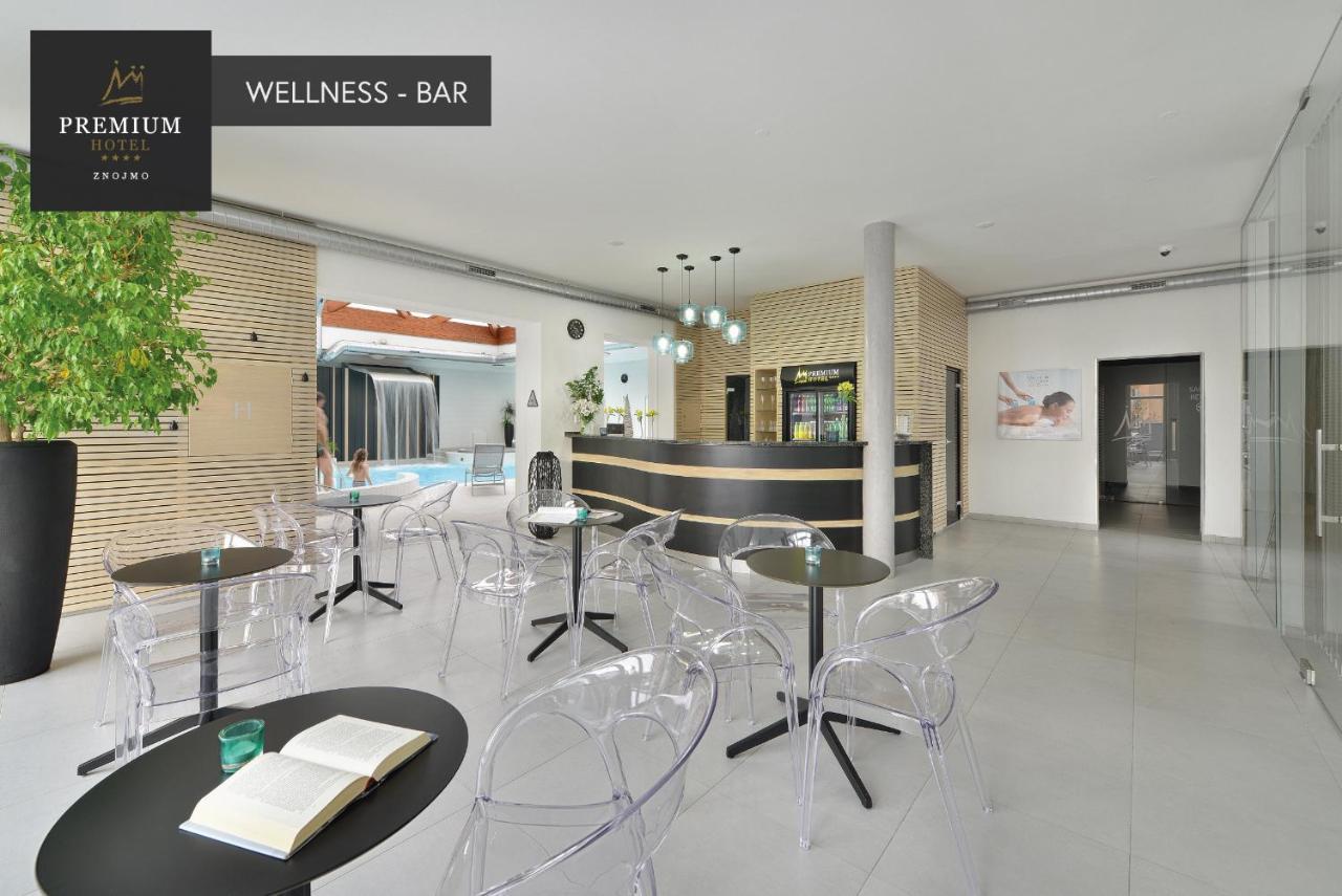 Premium Wellness & Wine Hotel 兹诺伊莫 外观 照片