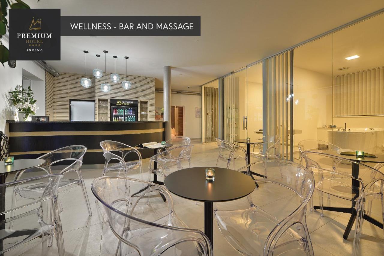 Premium Wellness & Wine Hotel 兹诺伊莫 外观 照片