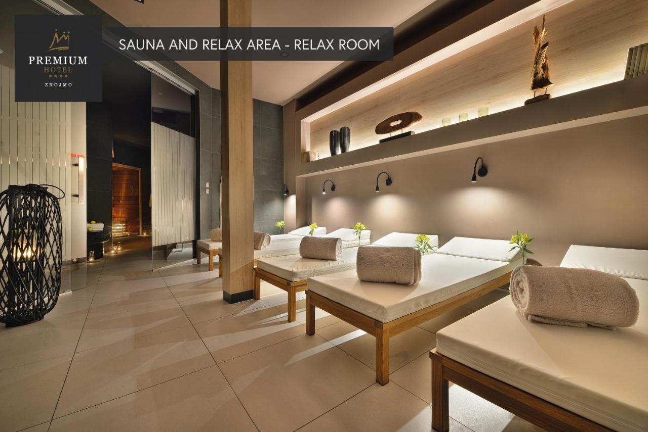 Premium Wellness & Wine Hotel 兹诺伊莫 外观 照片