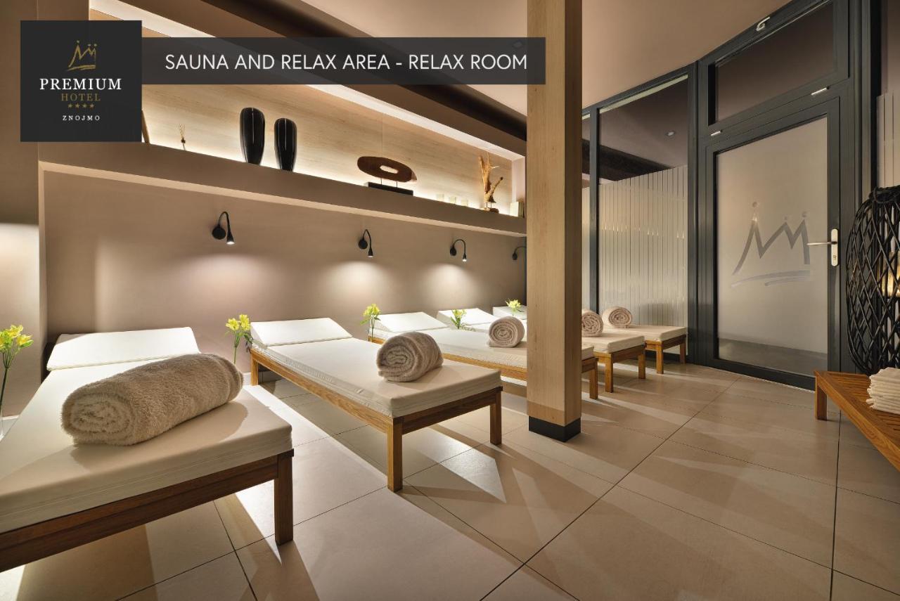 Premium Wellness & Wine Hotel 兹诺伊莫 外观 照片